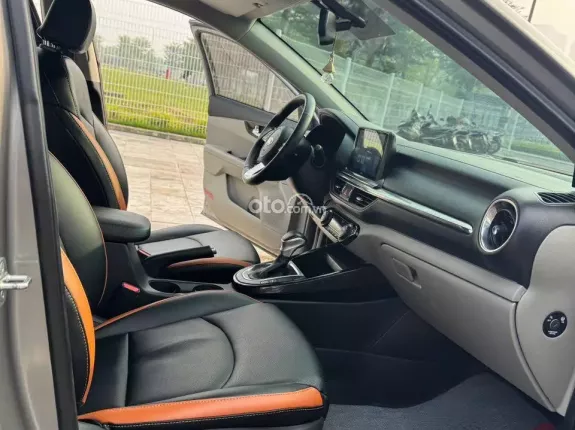 Kia Cerato 1.6 AT Luxury 2021 - Form dáng thể thao, nội thất cao cấp