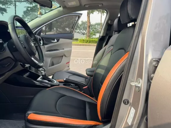Kia Cerato 1.6 AT Luxury 2021 - Form dáng thể thao, nội thất cao cấp