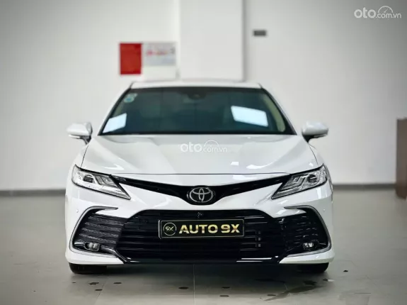 Toyota Camry 2.5Q 2024 - Xe siêu lướt 2024, sơn zin 99%, đầy đủ option hiện đại