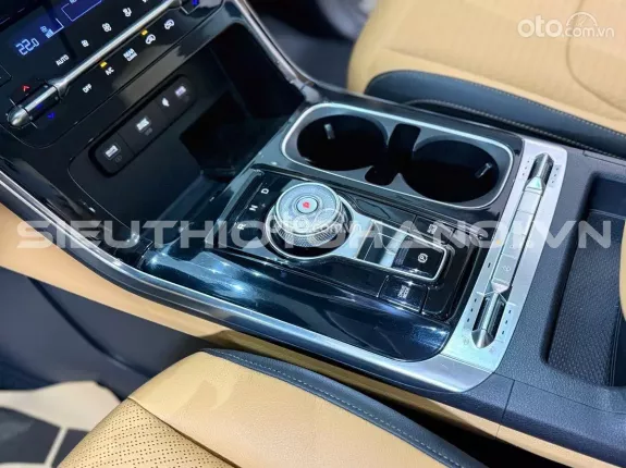 Kia Carnival 3.5G Signature 2021 - Xe zin nguyên bản theo hãng