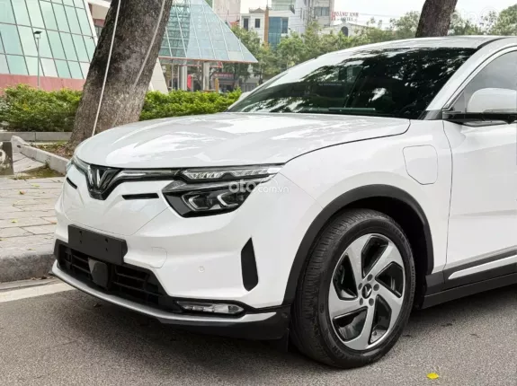 VinFast VF8 2023 - Giá chỉ 710 tr