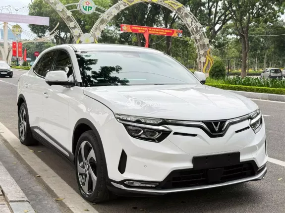 VinFast VF8 2023 - Giá chỉ 710 tr