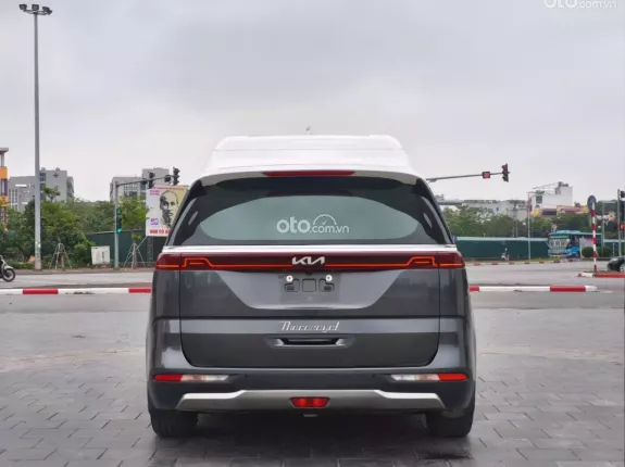 Kia Carnival Royal 2022 - Hạng thương gia 4 ghế độc lập với khoang hành khách riêng tư