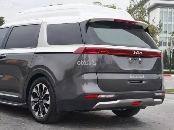 Kia Carnival Royal 2022 - Hạng thương gia 4 ghế độc lập với khoang hành khách riêng tư