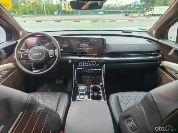 Kia Carnival Royal 2022 - Hạng thương gia 4 ghế độc lập với khoang hành khách riêng tư