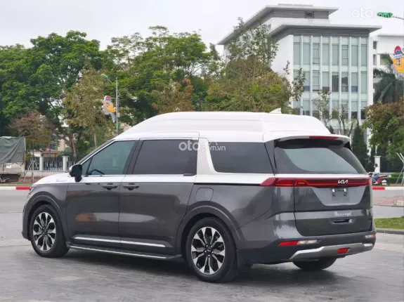 Kia Carnival Royal 2022 - Hạng thương gia 4 ghế độc lập với khoang hành khách riêng tư