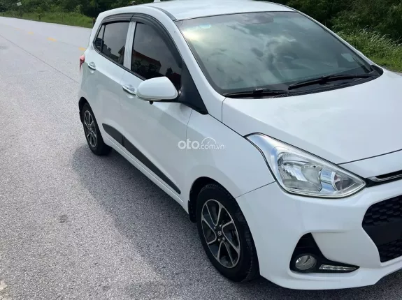 Hyundai Grand i10 1.0 AT 2017 - Xe còn rất mới, không lỗi nhỏ, máy số keo chỉ thân vỏ zin. Đã có màn hình