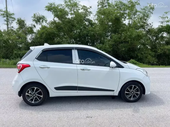 Hyundai Grand i10 1.0 AT 2017 - Xe còn rất mới, không lỗi nhỏ, máy số keo chỉ thân vỏ zin. Đã có màn hình