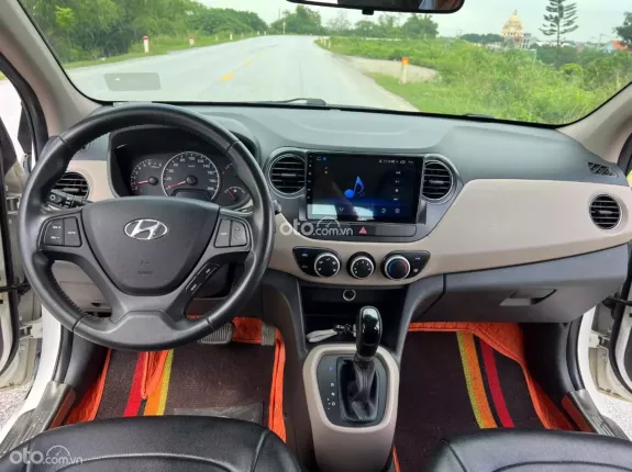 Hyundai Grand i10 1.0 AT 2017 - Xe còn rất mới, không lỗi nhỏ, máy số keo chỉ thân vỏ zin. Đã có màn hình