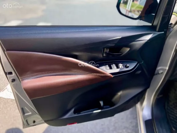 Toyota Innova 2.0E 2019 - Xe đẹp, giá hợp lý