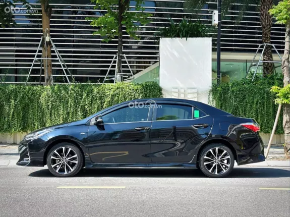 Toyota Corolla Altis 1.8 G 2021 - Altis 1.8G 2021 đen bóng, giá cực tốt