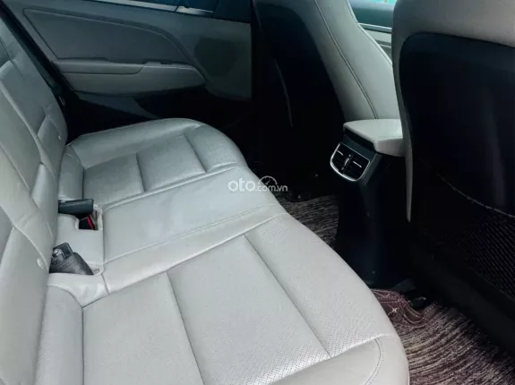 Hyundai Elantra   2.0 AT 2020 - Hyundai Elantra 2020 2.0 xe đi 6.8 vạn km