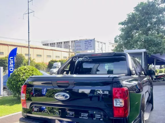 Ford Ranger XLS 2.0L 4x4 AT 2025 - Bán xe bán tải 2025 màu đen, đầy đủ phụ kiện cao cấp