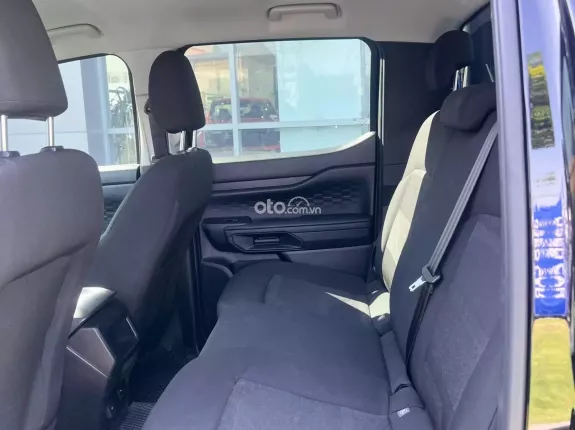 Ford Ranger XLS 2.0L 4x4 AT 2025 - Bán xe bán tải 2025 màu đen, đầy đủ phụ kiện cao cấp