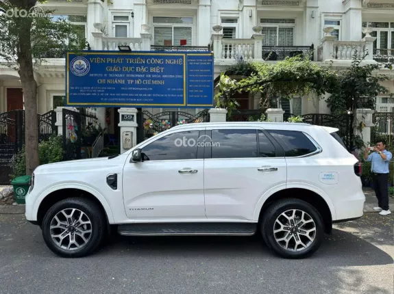 Ford Everest Titanium 2.0 AT 4x2 2022 - Xe cá nhân 1 chủ sử dụng