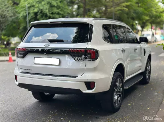 Ford Everest Titanium 2.0 AT 4x2 2022 - Xe cá nhân 1 chủ sử dụng
