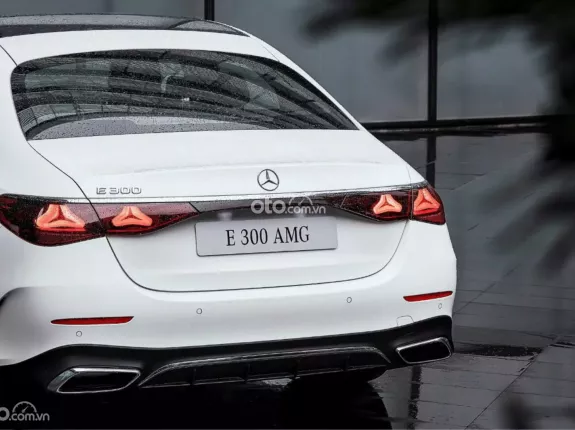 Mercedes-Benz E300 AMG 2025 - XE HOT CÓ SẴN GIAO NGAY!!