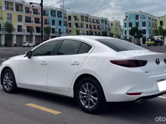 Mazda 3 1.5L Sedan 2023 - Mazda 2 1.5 Sedan 2023