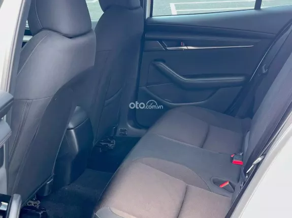 Mazda 3 1.5L Sedan 2023 - Mazda 2 1.5 Sedan 2023