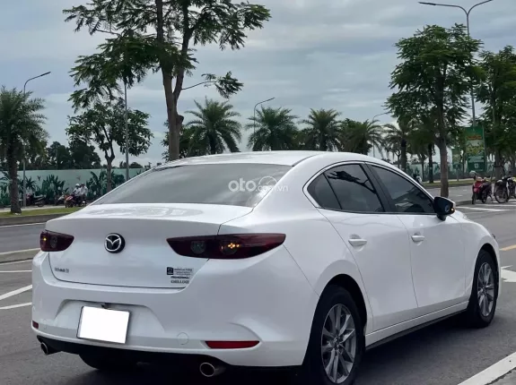 Mazda 3 1.5L Sedan 2023 - Mazda 2 1.5 Sedan 2023