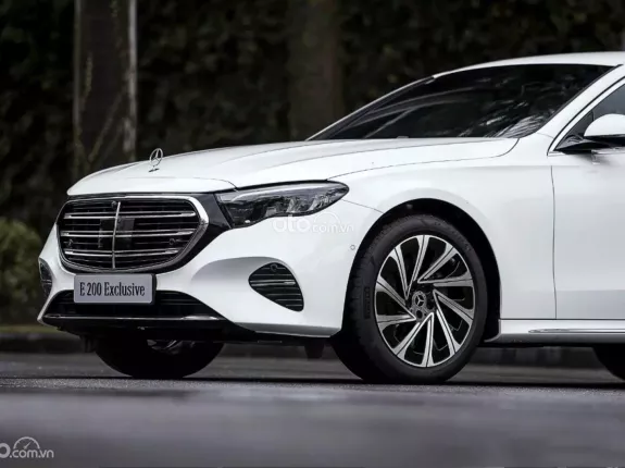 Mercedes-Benz E200 2025 - Xe sẵn đủ màu giao ngay - Trả trước 687 triệu nhận xe