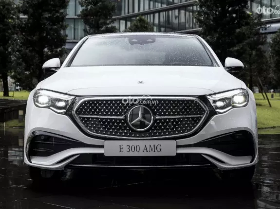 Mercedes-Benz E300 AMG 2025 - XE HOT CÓ SẴN GIAO NGAY!!