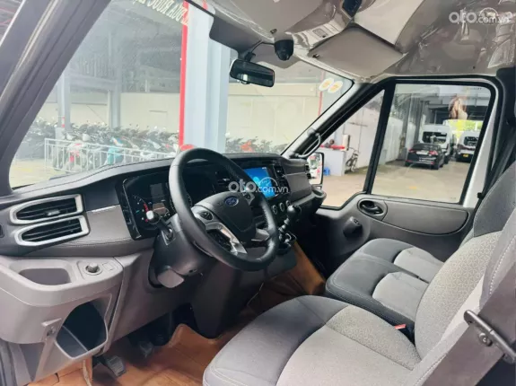 Ford Transit 6 chỗ 2.4 Diesel 2023 - TRANSIT VAN 3C _KHÔNG CẤM GIỜ_XE CHÍNH HÃNG