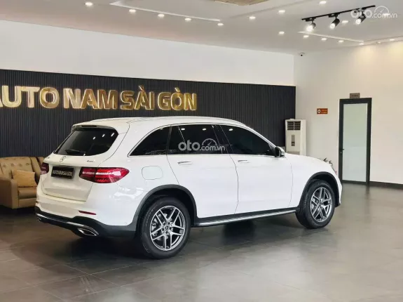Mercedes-Benz GLC 300 4Matic 2018 - Xe đẹp không 1 lỗi nhỏ