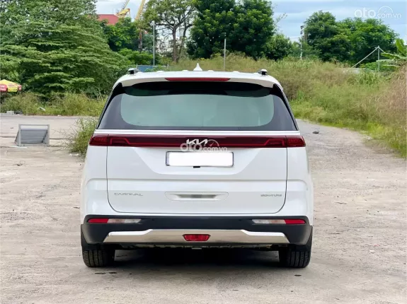 Kia Carnival 2.2D Signature 2024 - Xe đẹp, bảo dưỡng full hãng, giá tốt