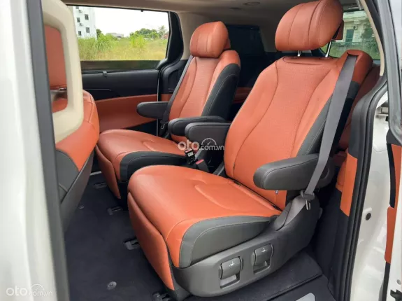 Kia Carnival 2.2D Signature 2024 - Xe đẹp, bảo dưỡng full hãng, giá tốt