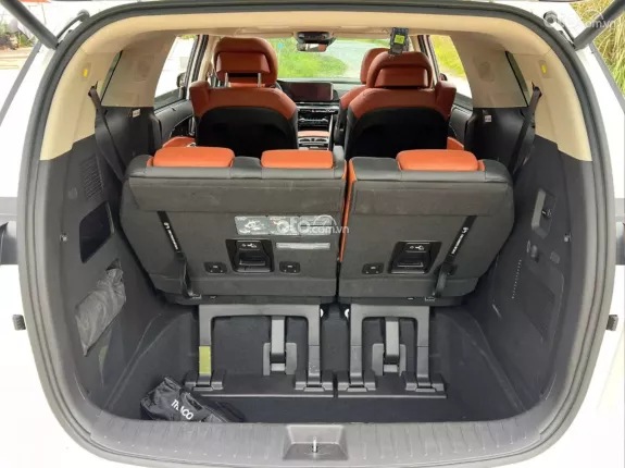Kia Carnival 2.2D Signature 2024 - Xe đẹp, bảo dưỡng full hãng, giá tốt