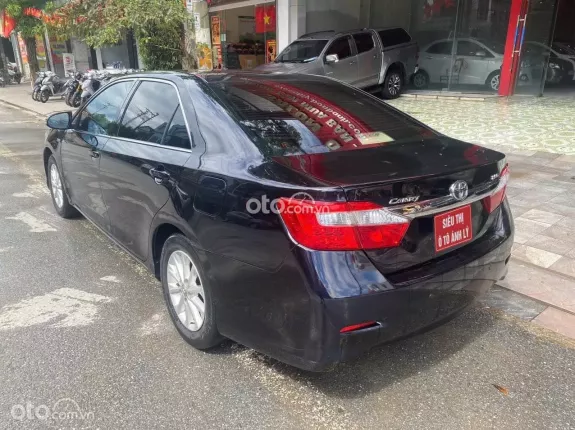 Toyota Camry 2.0E 2013 - Xe sedan cao cấp sản xuất 2013, vận hành êm ái