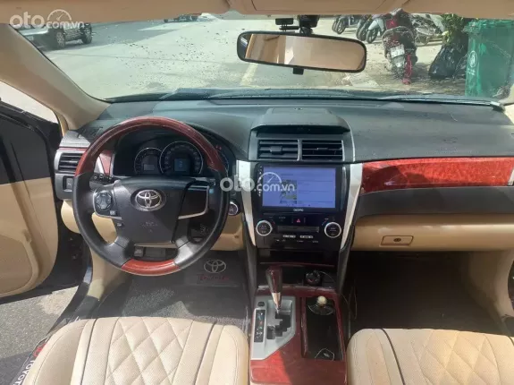 Toyota Camry 2.0E 2013 - Xe sedan cao cấp sản xuất 2013, vận hành êm ái