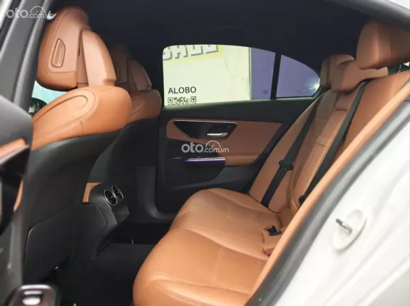 Mercedes-Benz C200 Avantgarde 2022 - Trắng Nâu