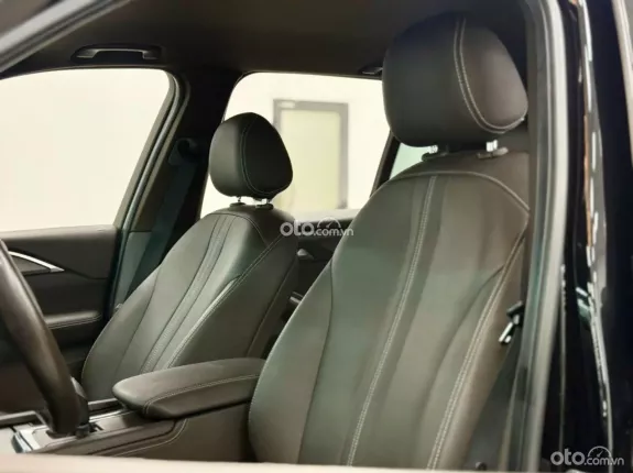 VinFast LUX SA2.0 Cao cấp 2020 - Xe màu đen nội thất nâu sang trọng