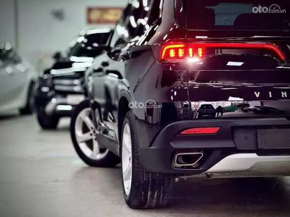 VinFast LUX SA2.0 Cao cấp 2020 - Xe màu đen nội thất nâu sang trọng