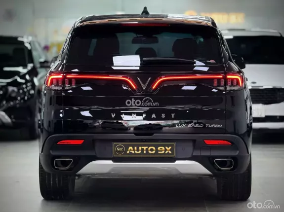 VinFast LUX SA2.0 Cao cấp 2020 - Xe màu đen nội thất nâu sang trọng