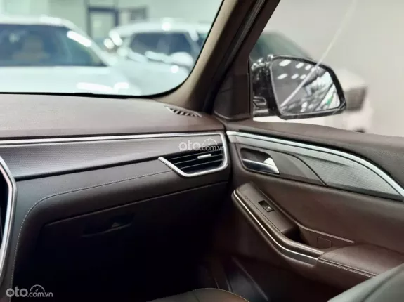 VinFast LUX SA2.0 Cao cấp 2020 - Xe màu đen nội thất nâu sang trọng