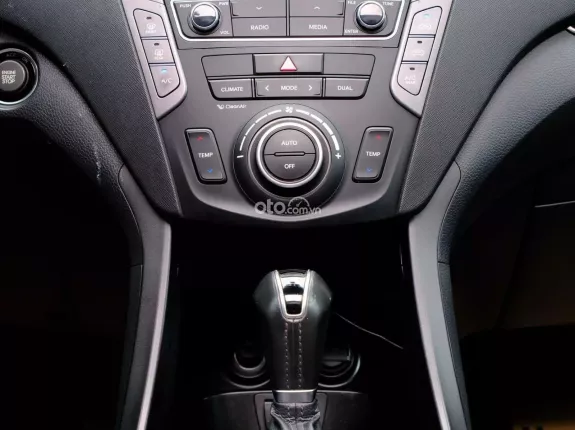 Hyundai Santa Fe 2.4L Xăng Cao cấp 2015 - Đủ hồ sơ sang tên ngay, chủ đi giữ gìn
