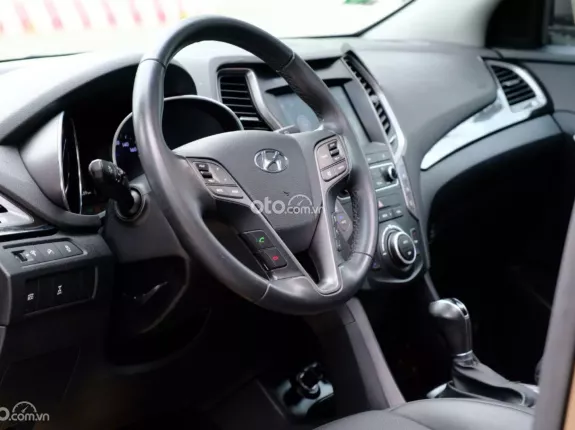 Hyundai Santa Fe 2.4L Xăng Cao cấp 2015 - Đủ hồ sơ sang tên ngay, chủ đi giữ gìn