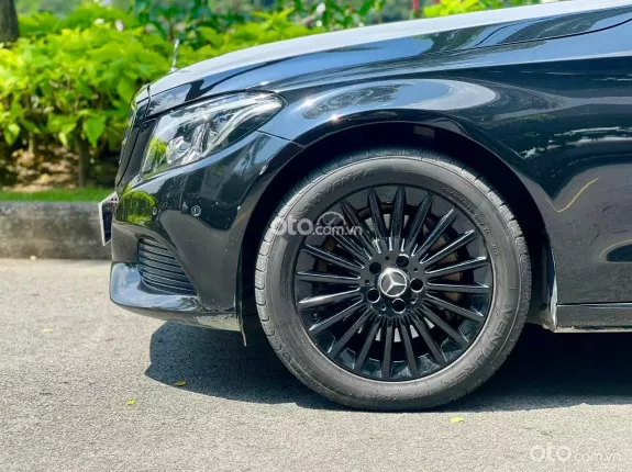 Mercedes-Benz C250 Exclusive 2017 - Full Black Edition cực ngầu