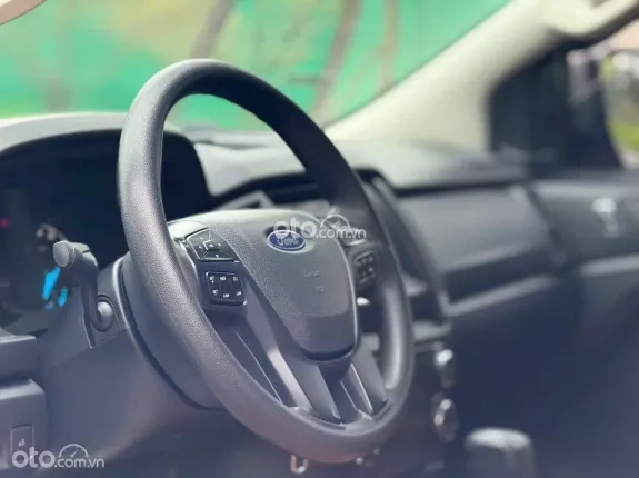 Ford Ranger XLS 2.0L 4x2 AT 2022 - Xe đẹp tại Hà Nội, chủ đi giữ gìn
