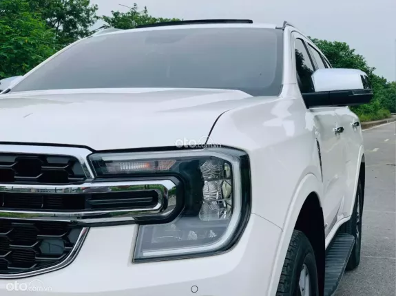 Ford Everest Titanium 2.0 AT 4x2 2022 - Xe đẹp giá tốt liên hệ em, xem xe tại Hà Nội