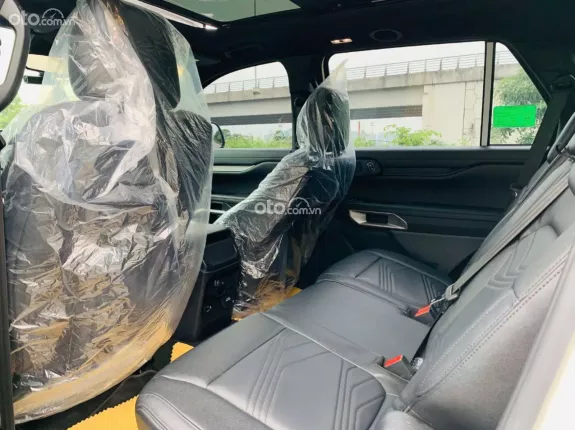 Ford Everest Titanium 2.0 AT 4x2 2022 - Xe đẹp giá tốt liên hệ em, xem xe tại Hà Nội