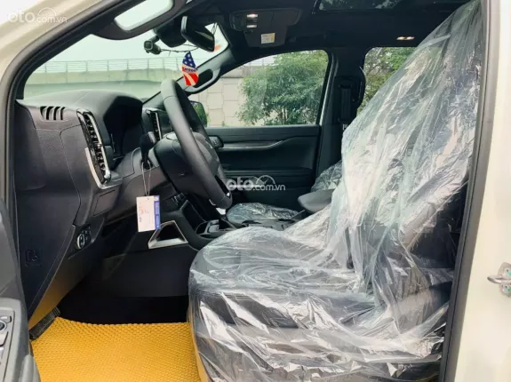 Ford Everest Titanium 2.0 AT 4x2 2022 - Xe đẹp giá tốt liên hệ em, xem xe tại Hà Nội