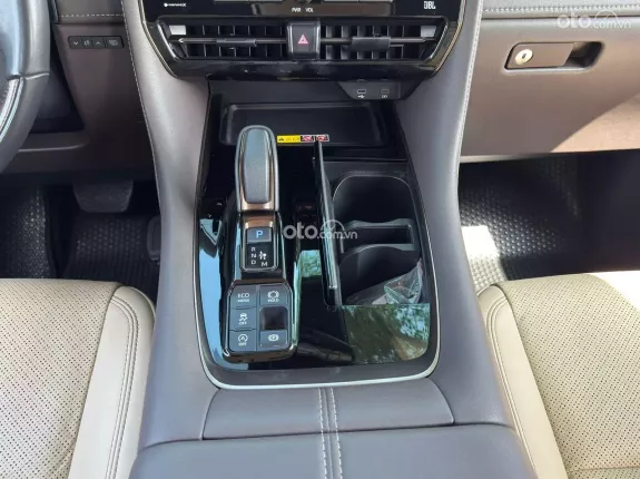 Toyota Alphard Executive Lounge 2023 - Đen kem máy xăng cực mới