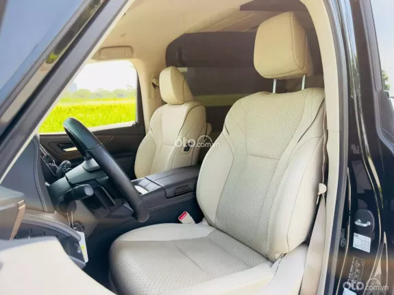 Toyota Alphard Executive Lounge 2023 - Đen kem máy xăng cực mới