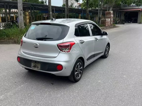 Hyundai Grand i10 Hatchback 1.2 AT 2018 - Xe chất, không lỗi nhỏ, máy số keo chỉ thân vỏ zin. Đã có màn hình,