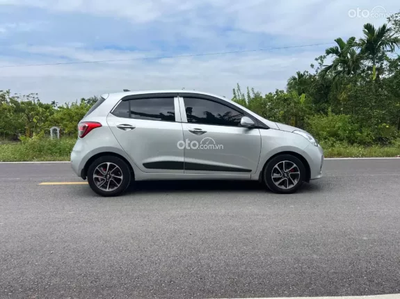 Hyundai Grand i10 Hatchback 1.2 AT 2018 - Xe chất, không lỗi nhỏ, máy số keo chỉ thân vỏ zin. Đã có màn hình,