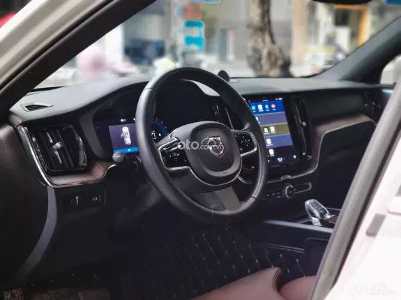 Volvo XC60 B6 AWD Inscription 2022 - Trắng Nâu